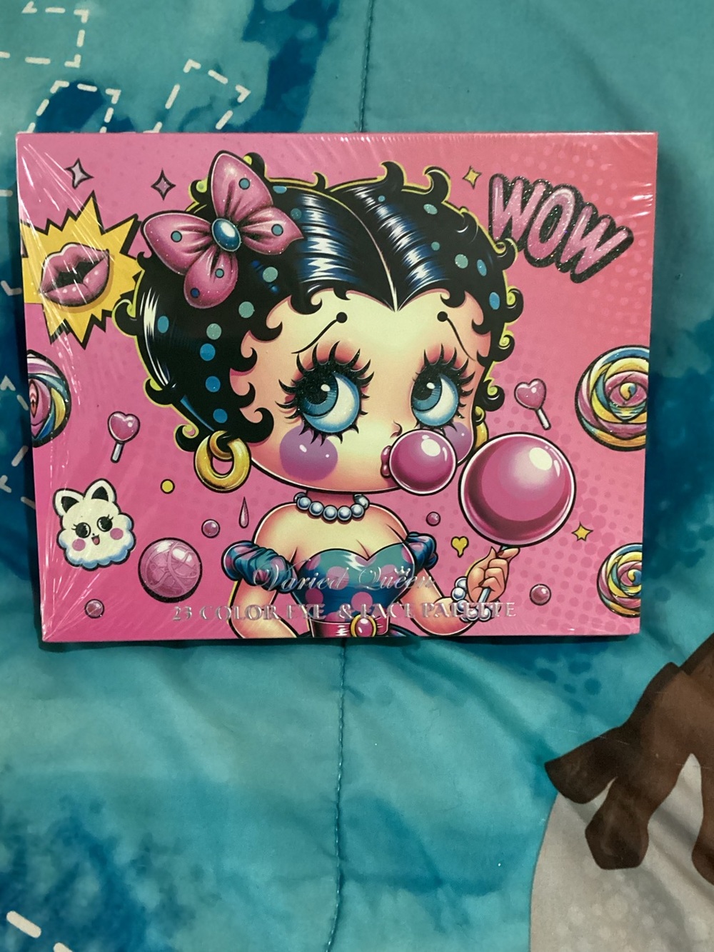 Betty boop themed eye shadow pallet